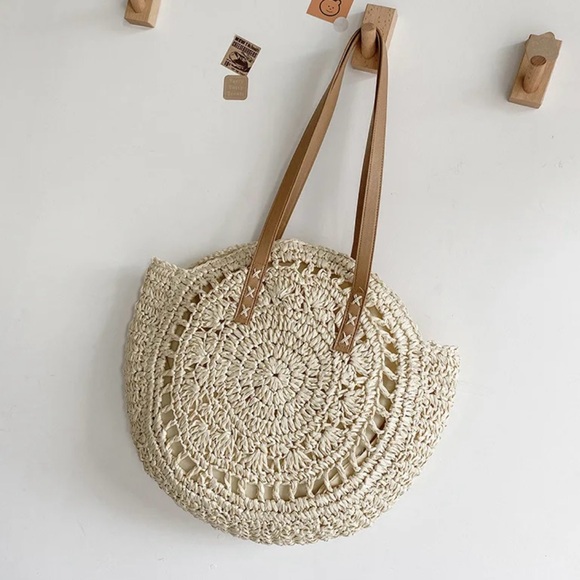 NEW OVERSIZED LARGE WOVEN STRAW TOTE HANDBAG OR BEACH BAG NATURAL COLOR-NEW - Picture 2 of 8